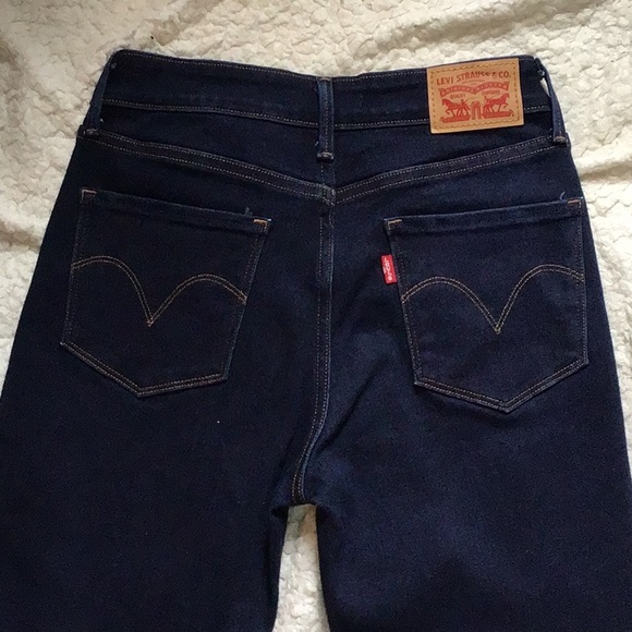 Levi’s Midrise Skinny, like new - Picture 2 of 15
